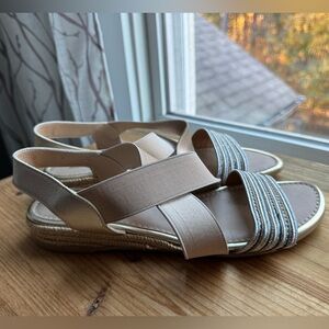 Viguera Tan & Gold Criss Cross Slides Shoes 40 9.5